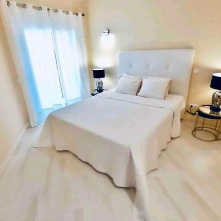 Beach & Sea Apt, Fast Wifi, Airco, Private Parking And Pool ポルティマン エクステリア 写真