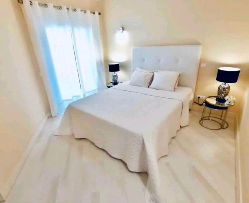 Beach & Sea Apt, Fast Wifi, Airco, Private Parking And Pool ポルティマン エクステリア 写真