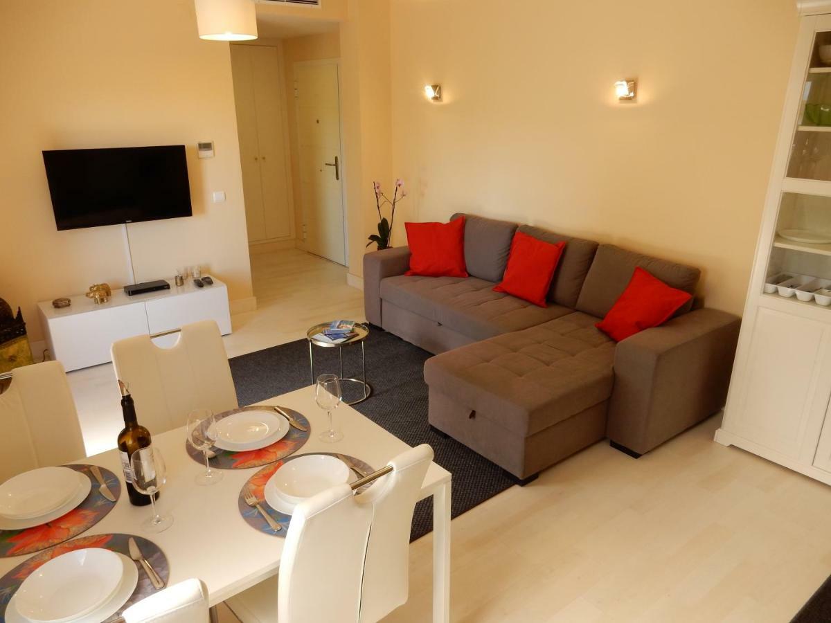 Beach & Sea Apt, Fast Wifi, Airco, Private Parking And Pool ポルティマン エクステリア 写真