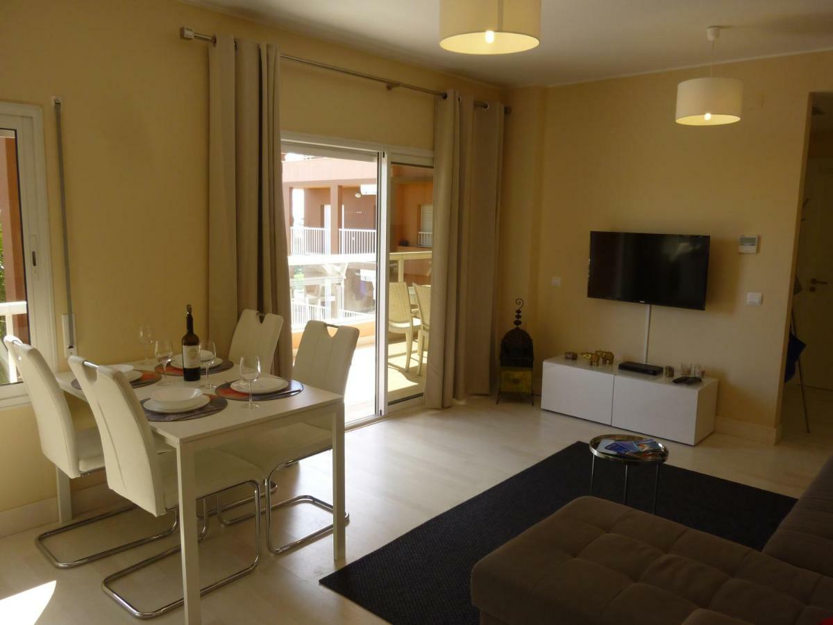 Beach & Sea Apt, Fast Wifi, Airco, Private Parking And Pool ポルティマン エクステリア 写真